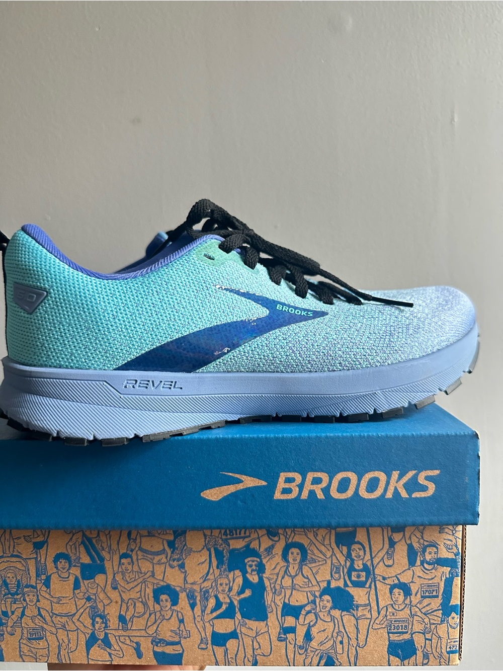 Brooks Women’s Running Shoe in Aqua and Blue